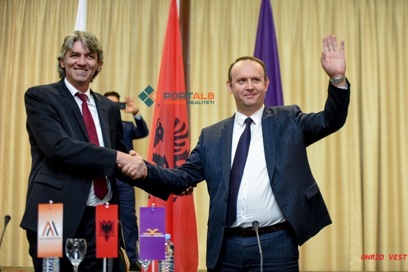 Коалицијата Алијансата за Албанците и Алтернатива ги објавија кандидатските листи за пратеници за парламентарните избори.